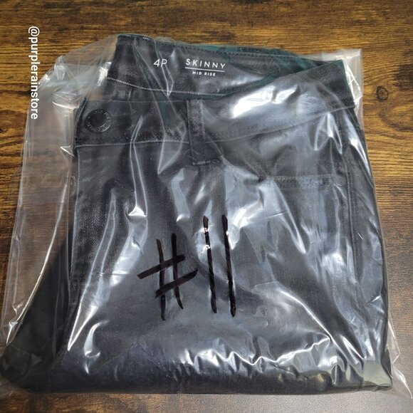 Simply Vera Wang Jeans Size 4P Mid Rise Black Wash Stretch Denim - Picture 12 of 12